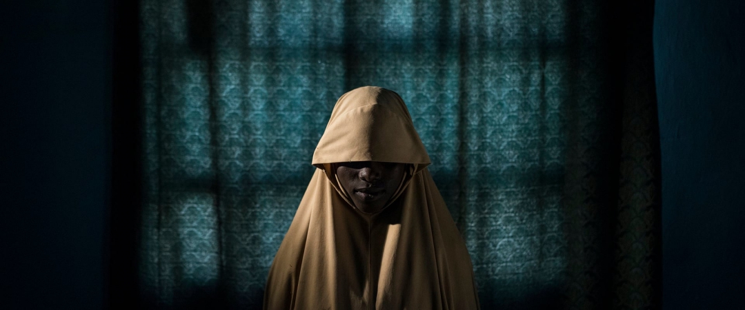 World Press Photo 2018. 1‑е место в номинации «Люди (истории)». На снимке 14‑летняя Аиша, сбежавшая от боевиков «Боко Харам» (запрещена в РФ). Фото: Адам Фергюсон