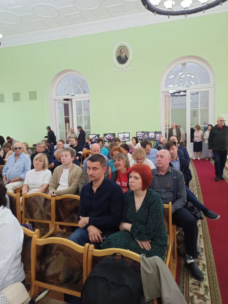 «Свидетели времени»: В Твери на народные деньги издали книгу о журналистах