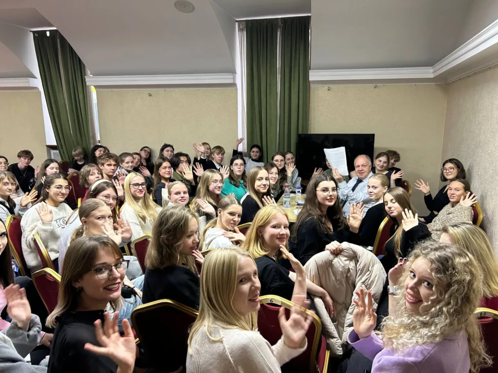 Занятие с академическим директором школы Григорием Прутцковым